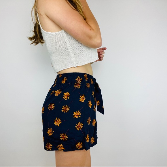 Madewell navy orange floral high waisted shorts - Picture 4 of 5